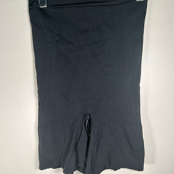 NWOT SPANX OnCore High-Waisted Mid-Thigh Short L - Picture 3 of 8